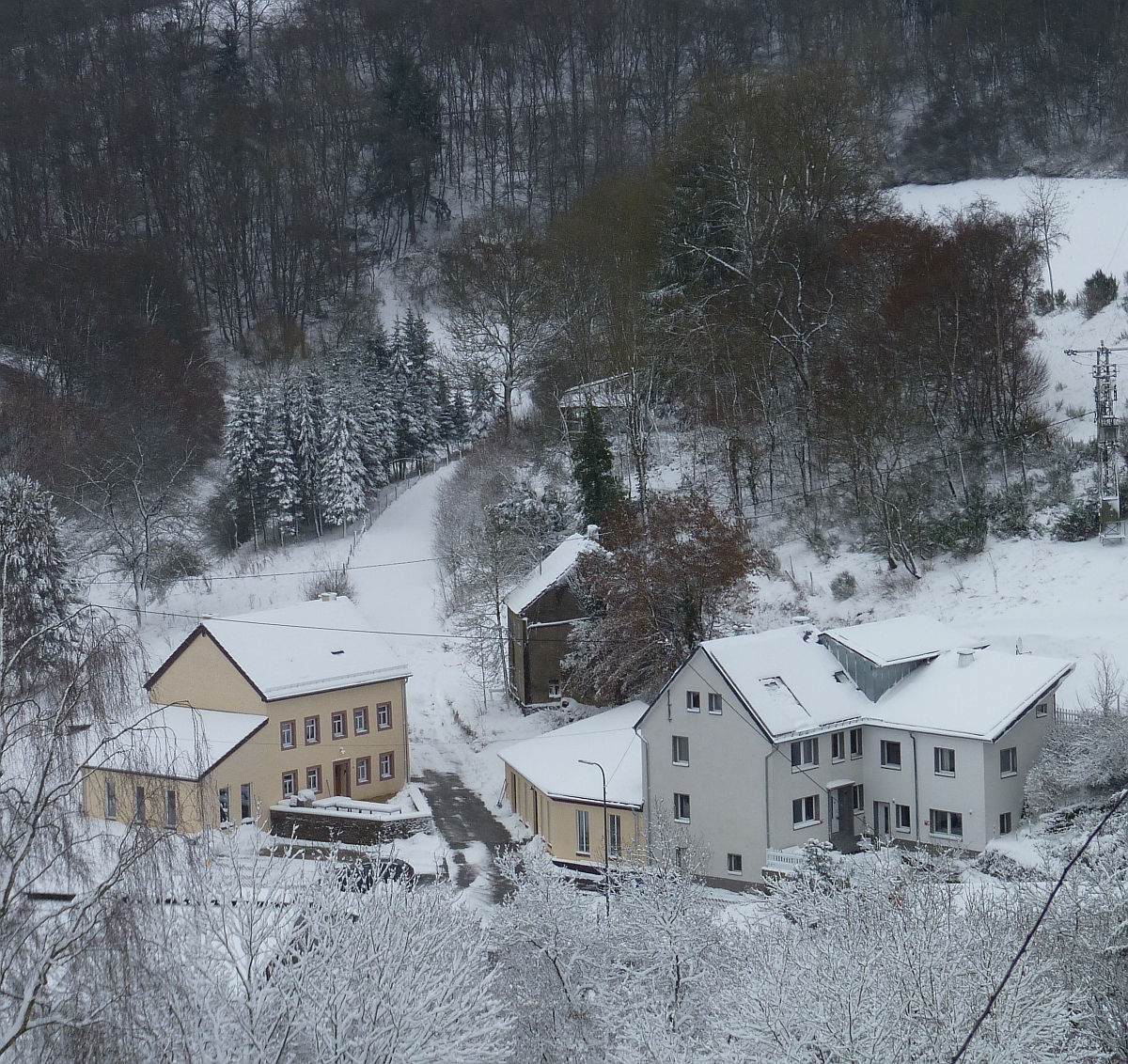 Ferienhaeuser Engelsdorf im Winter  im Felsenland Südeifel